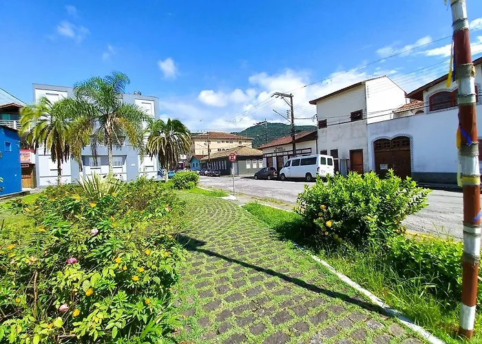 Vista para Orla 3 Qts à 500m da Praia Ubatuba